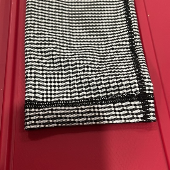 Lululemon leggings not for Sale - Picture 3 of 6